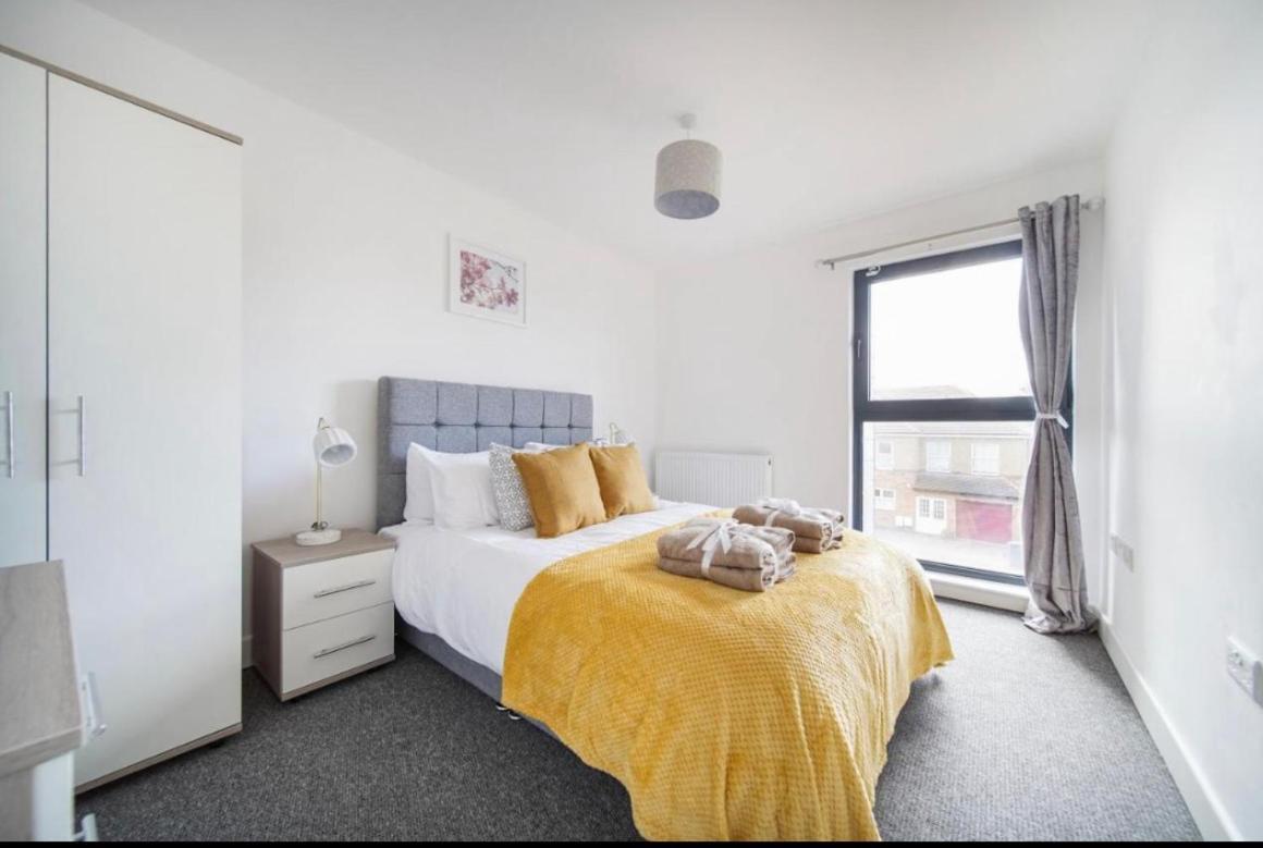 Two Bedrooms, Two Bath, Up To 3 Beds 1 Sofa - Slough Windsor Legoland Exterior photo
