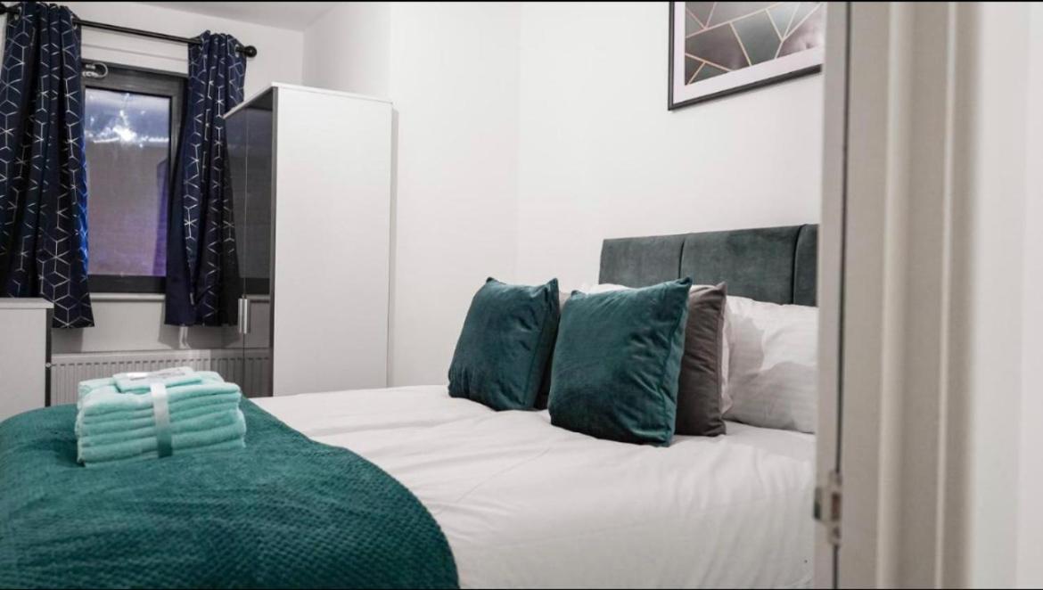 Two Bedrooms, Two Bath, Up To 3 Beds 1 Sofa - Slough Windsor Legoland Exterior photo