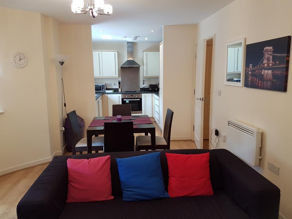 Two Bedrooms, Two Bath, Up To 3 Beds 1 Sofa - Slough Windsor Legoland Exterior photo